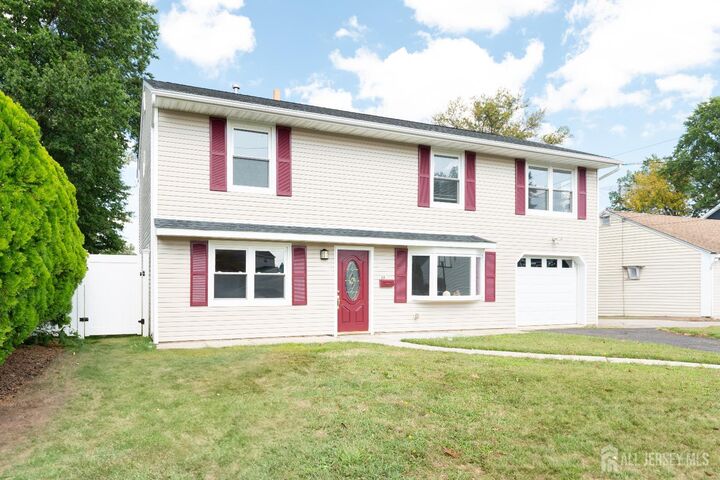 Property Photo:  29 Crescent Road  NJ 08817 