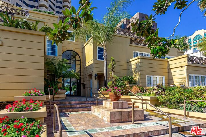 10555 Ashton Ave  Los Angeles CA 90024 photo