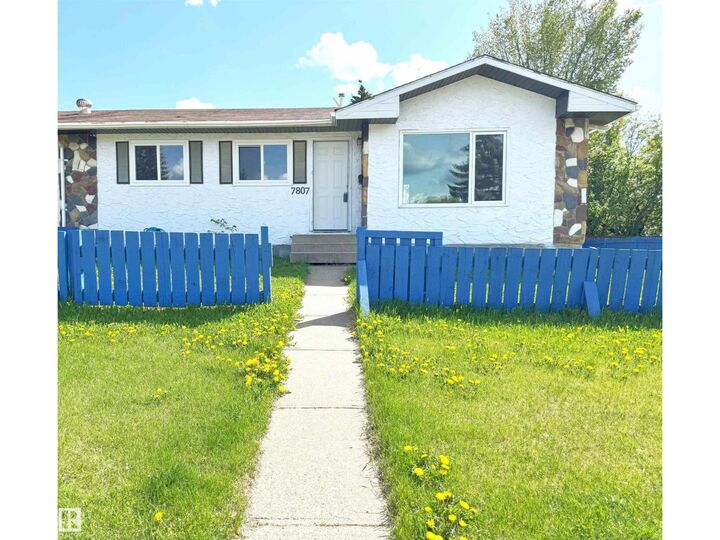 Property Photo: 7807 36 Av NW AB T6K 0C5