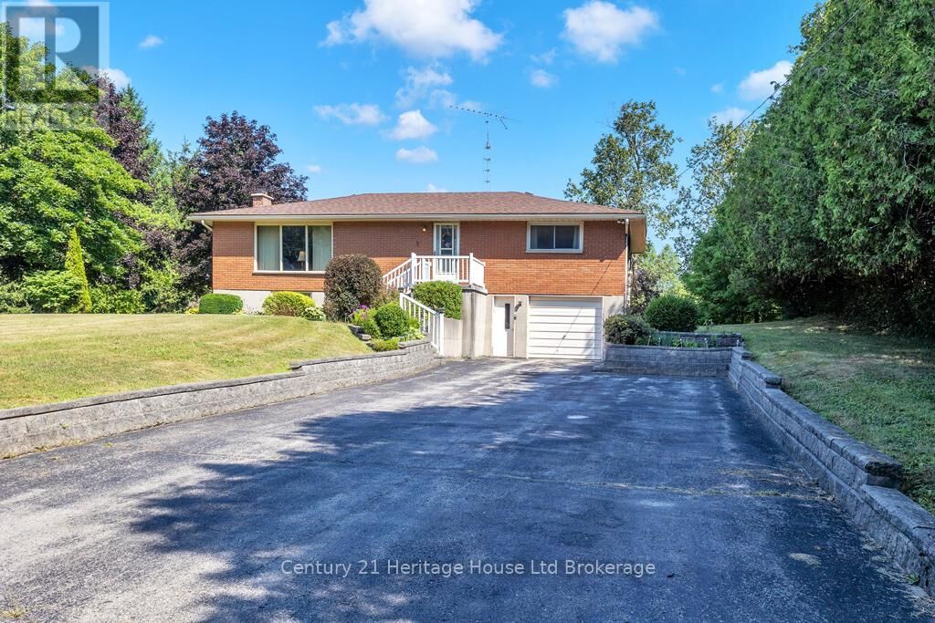 Photo de la propriété:  403131 Robinson Road  ON N5C 3J7 