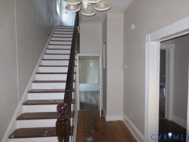 Property Photo: 943 W High Street VA 23803