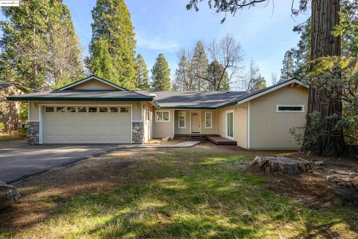 Property Photo:  22749 Confidence Rd  CA 95383 