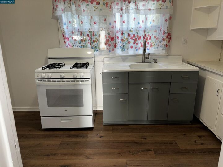 Property Photo: 125 Bruning Ave CA 94571