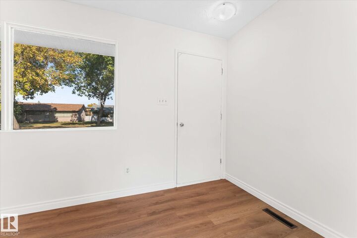 Property Photo: 16437 106 Avenue NW AB T5P 0X1