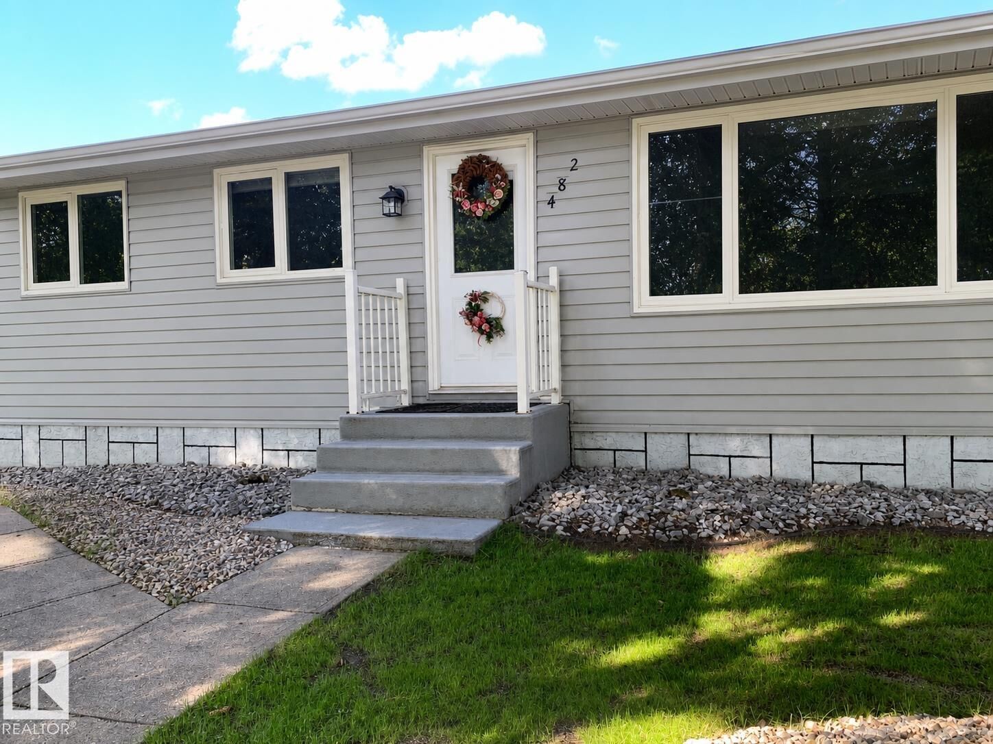 Property Photo: 4828 52 Avenue AB T0B 4N0