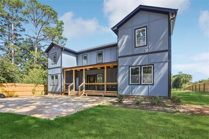 Property Photo:  1400 Bouldercrest Road  GA 30316 