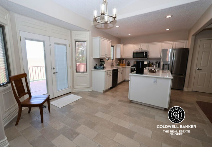 Property Photo:  1704 Grandview Drive E  KS 67846 