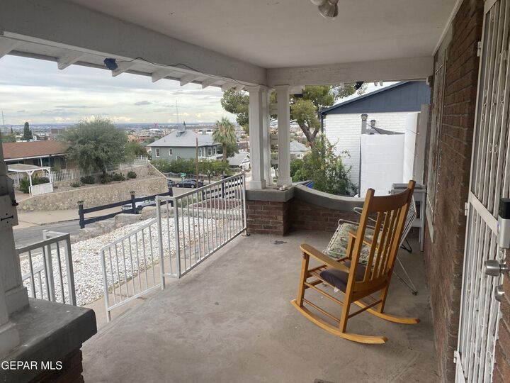 Property Photo: 1605 N Campbell Street TX 79902