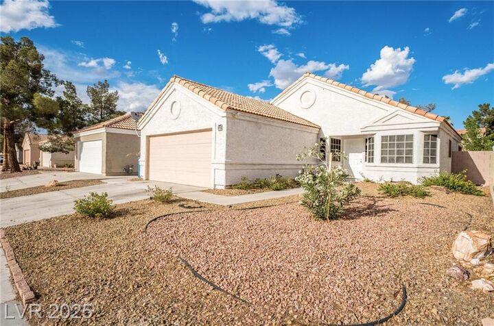 Property Photo: 1324 Sun Point Drive NV 89108