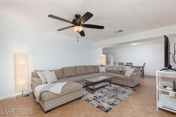 Photo de la propriété:  6612 Burgundy Way  NV 89107 