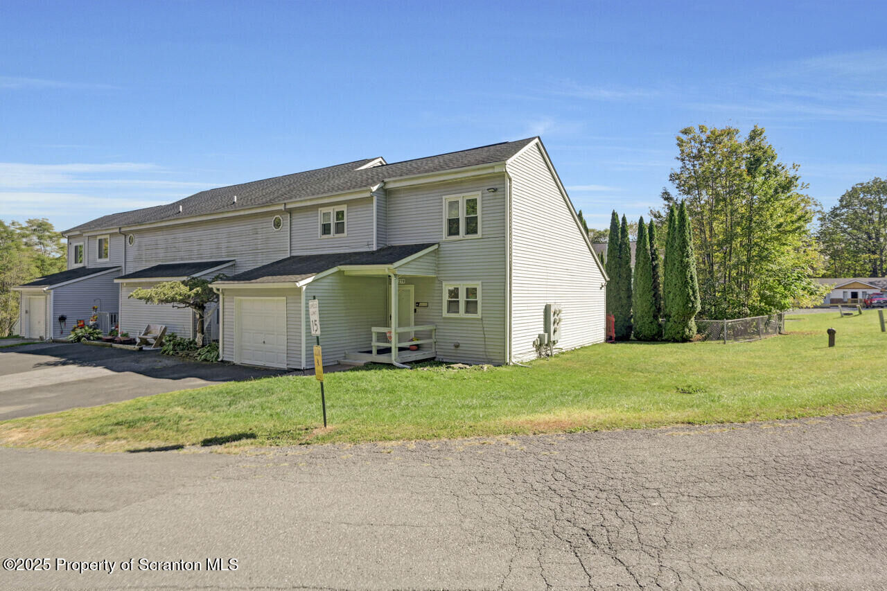 Property Photo:  278 Nittany Court  PA 18344 