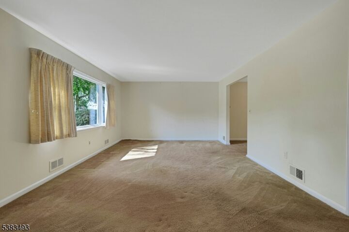Property Photo:  9 Green Knolls Rd  NJ 07960 