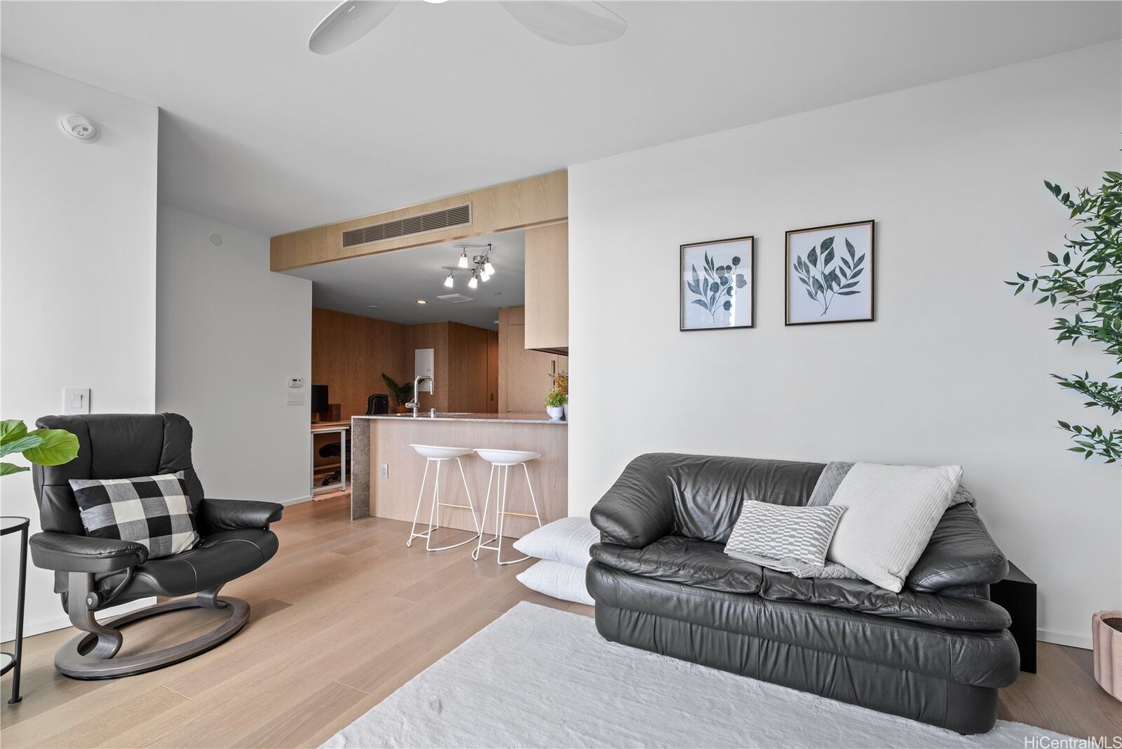 Property Photo:  1000 Auahi Street 906  HI 96814 
