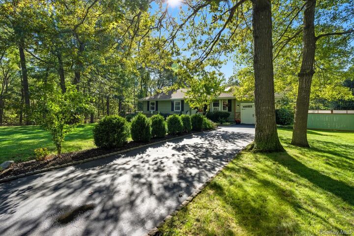Property Photo:  173 W End Avenue  NY 11967 