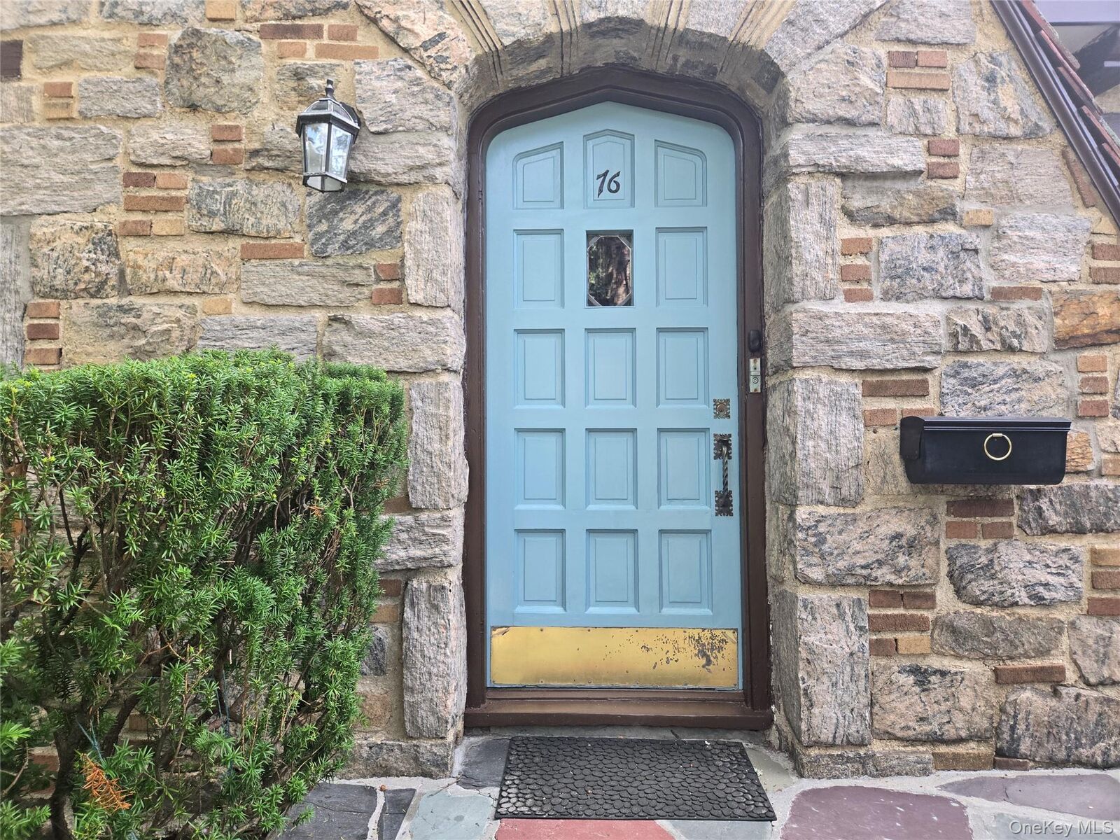 Property Photo:  76 Vaughn Avenue  NY 10801 