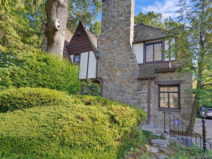 76 Vaughn Avenue  New Rochelle NY 10801 photo