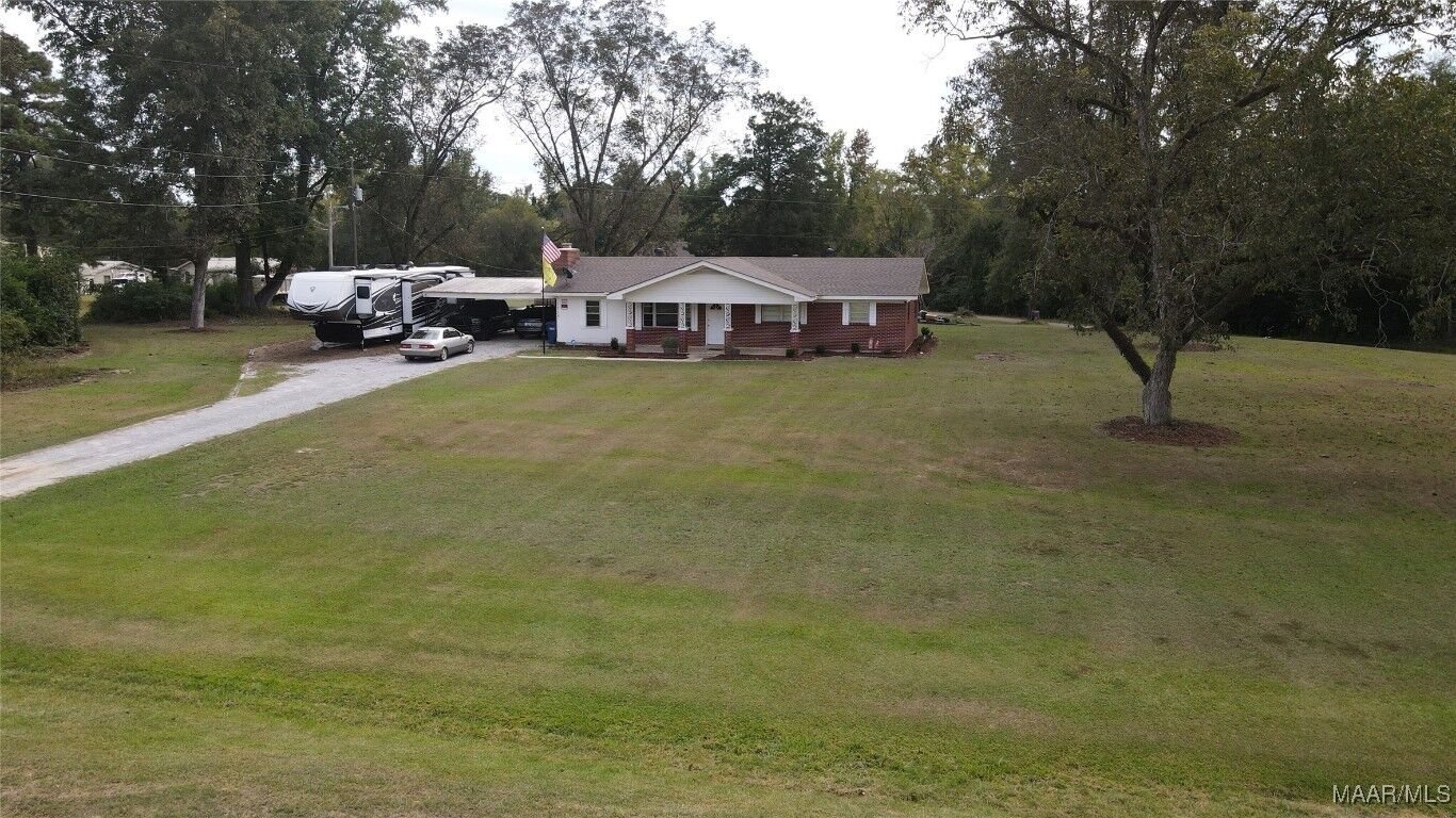Property Photo: 1715 County Road 10 AL 36008