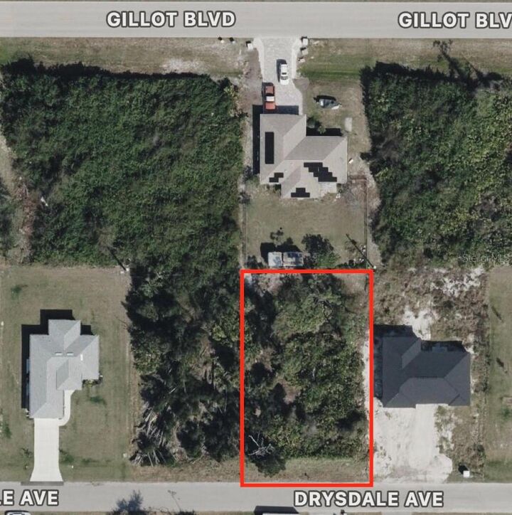 Property Photo: 13258 Drysdale Avenue FL 33981