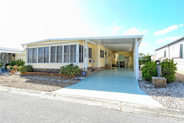 Property Photo:  2107 Palma Sola Boulevard 27  FL 34209 