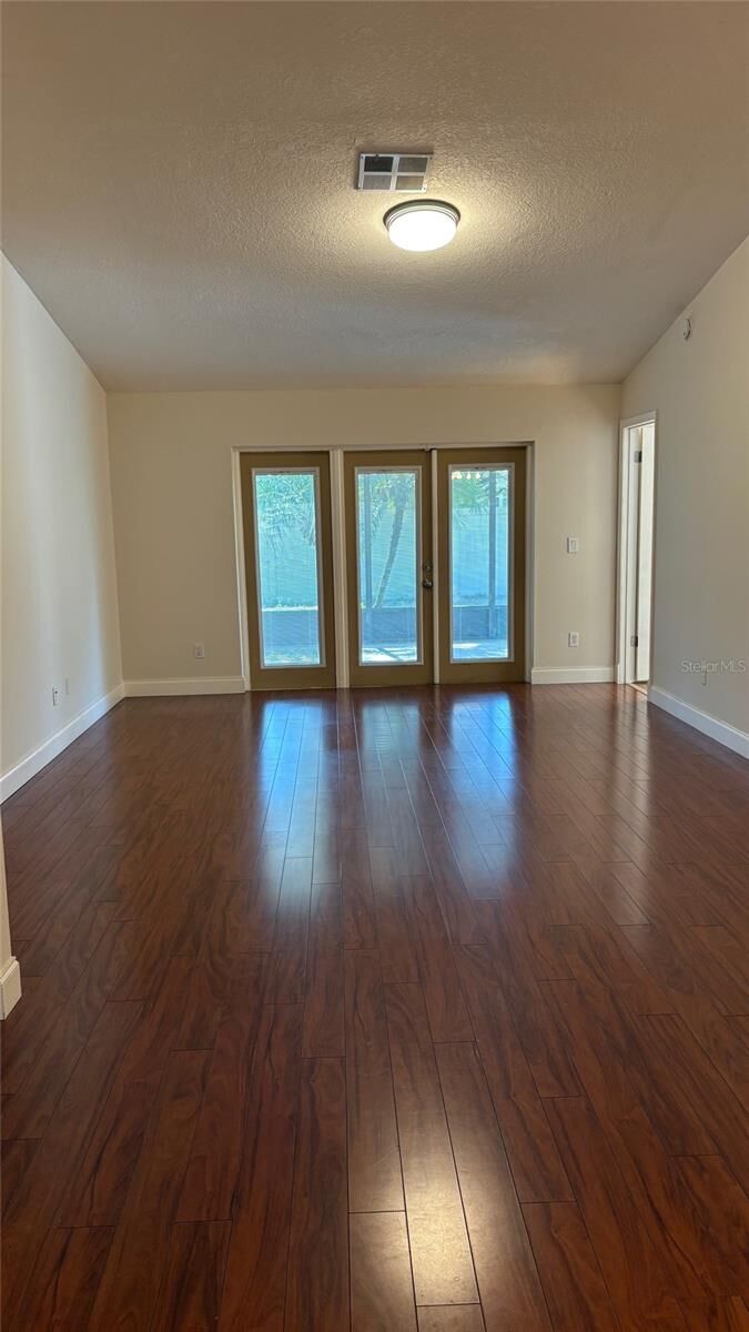 Property Photo: 1069 Covington Street FL 32765