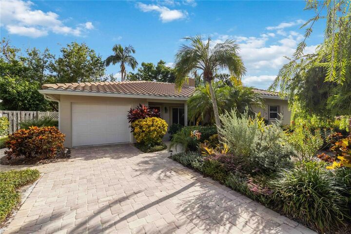 Property Photo: 442 N Shore Drive FL 34234