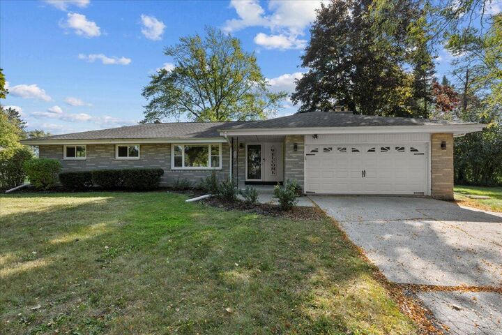 Property Photo: 6549 W Donges Ln WI 53223