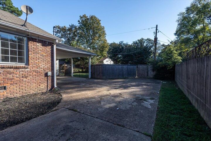 Property Photo:  2354 Glencliff St  TN 38119 