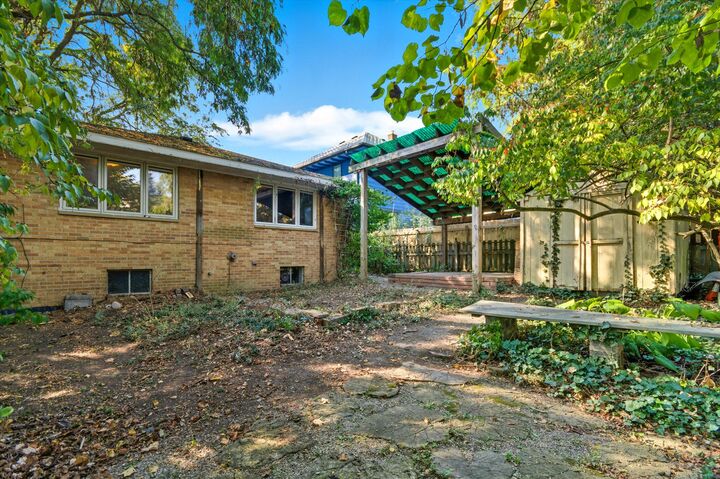 Property Photo: 5 Keppler Court MI 48103