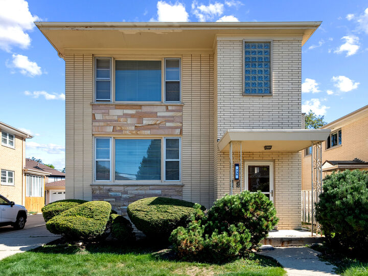 Property Photo:  735 N Northwest Highway 1  IL 60068 