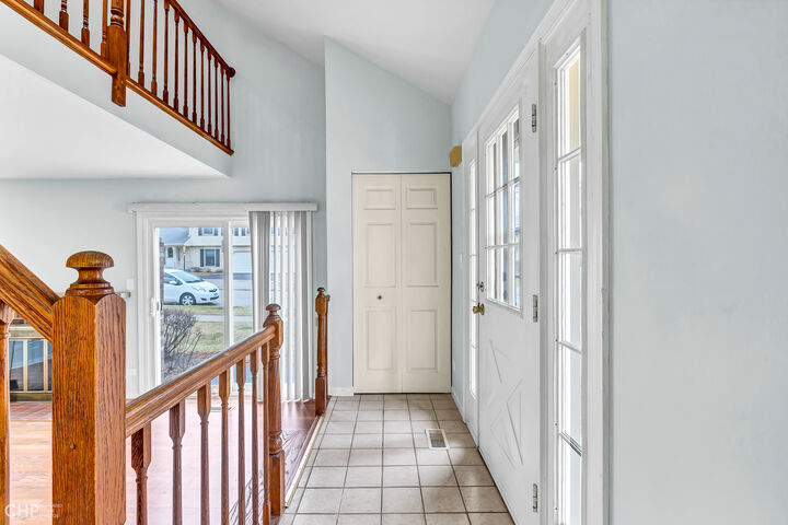 Property Photo: 2621 College Hill Circle 63 IL 60173