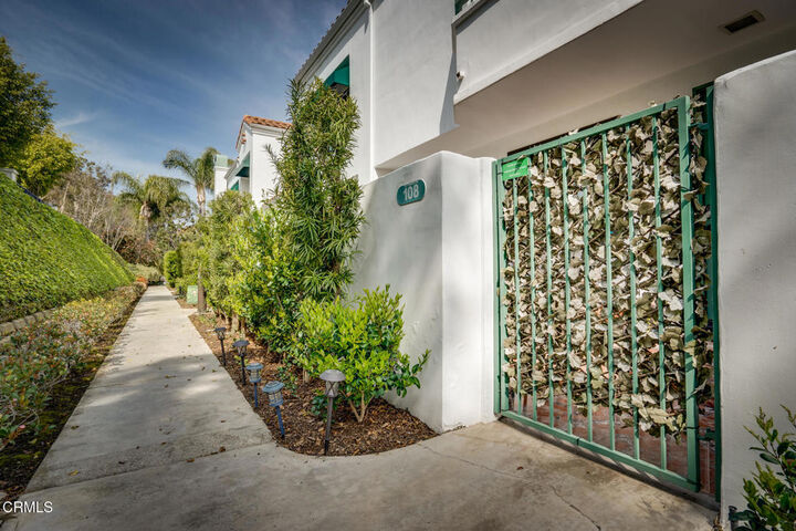 Property Photo:  7412 Seabluff Drive 108  CA 92648 