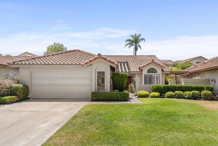 Property Photo:  12623 Calle Charmona  CA 92128 
