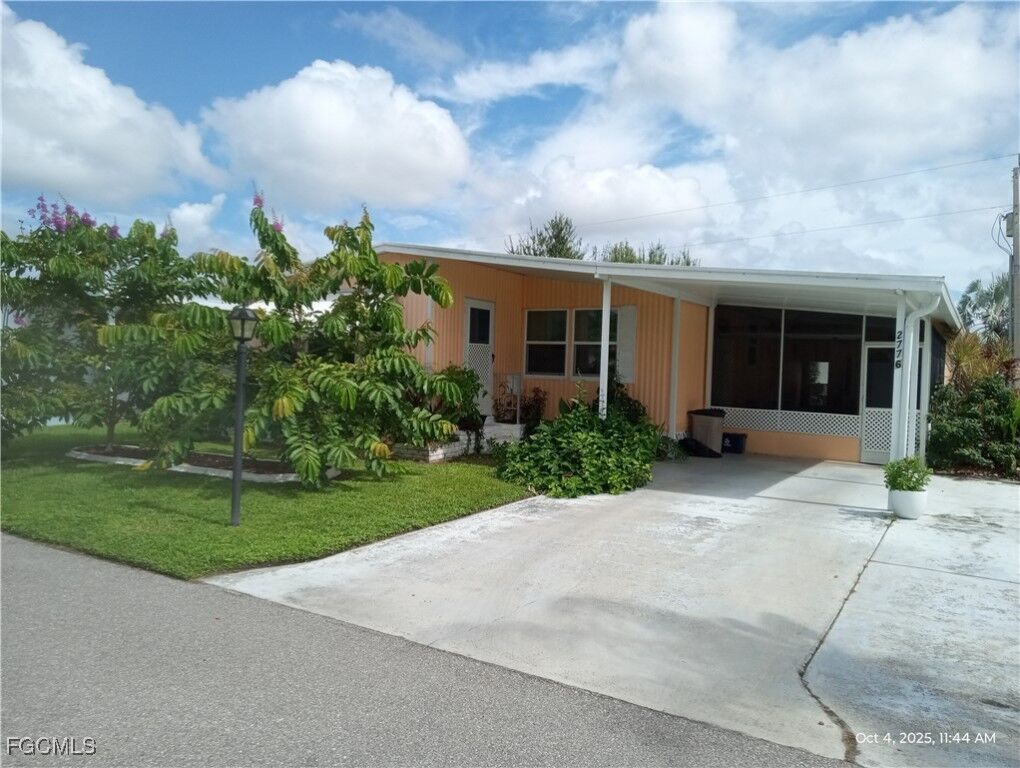 Property Photo:  2776 Breezewood Drive  FL 33917 