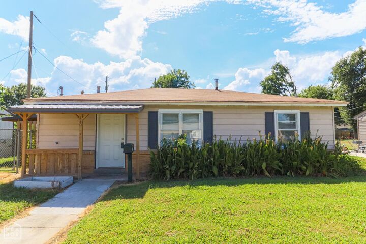 Property Photo: 220 Magnolia AR 7247
