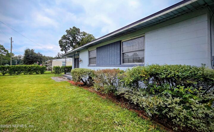 Property Photo:  6234 Alexon Drive  FL 32210 