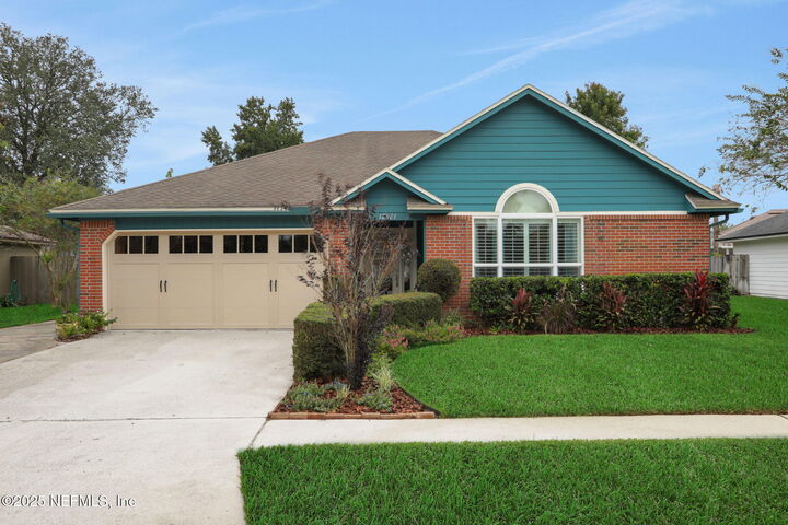 Property Photo: 12921 Deep River Way FL 32224