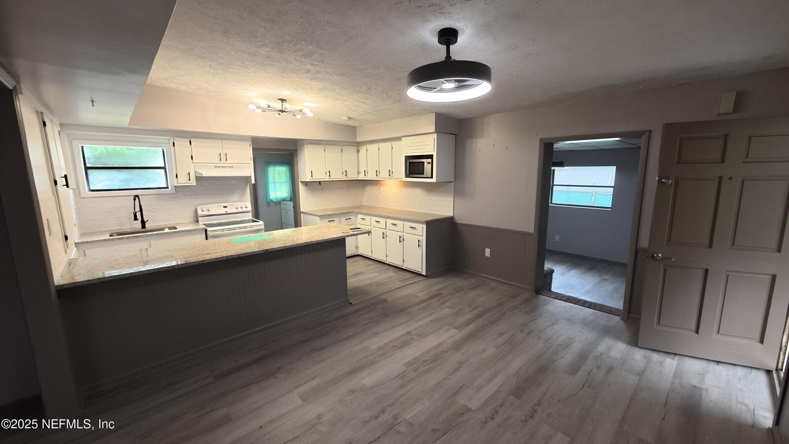 Property Photo: 6823 Brandemere Road S FL 32211