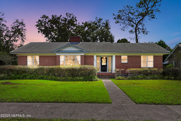 Property Photo:  2011 Carr Street  FL 32177 
