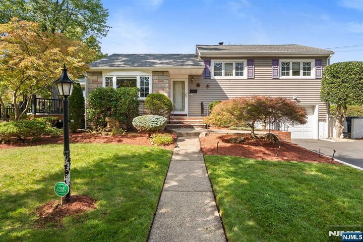 715 Bush Place  Paramus NJ 07652 photo