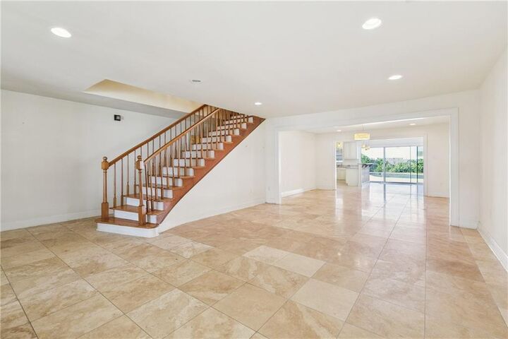 Property Photo:  1701 Live Oak Street  LA 70005 