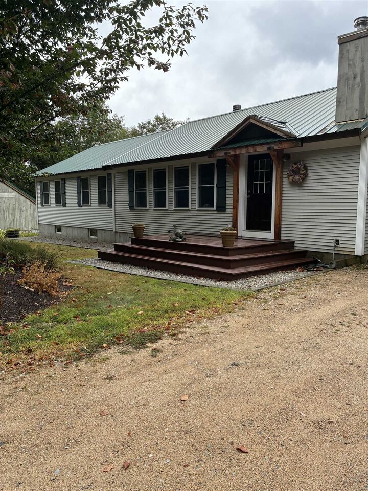 Property Photo:  41 Middle Ledge Rd Road  NH 03838 