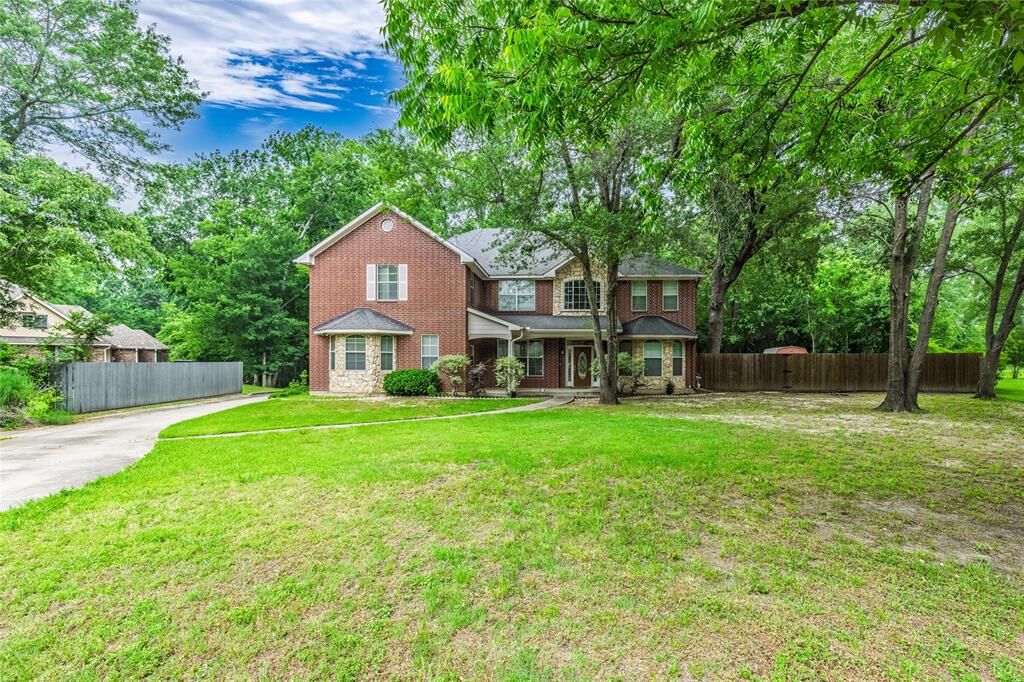 Property Photo: 2012 Creekview Drive TX 75428
