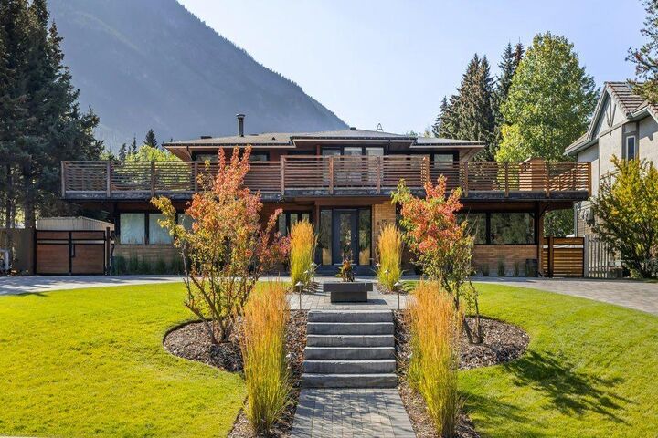 Property Photo: 115 Spray Avenue AB T1L 1A1