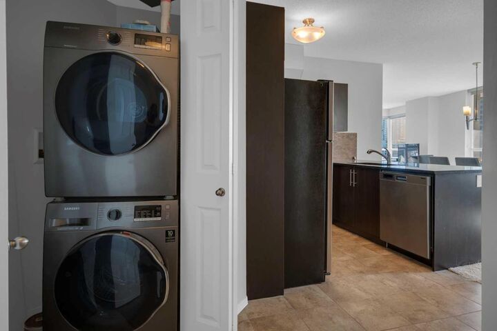 Property Photo:  325 3 Street SE 604  AB T2G 0T9 