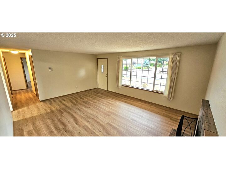 Property Photo:  8621 NW 15th Ave  WA 98665 