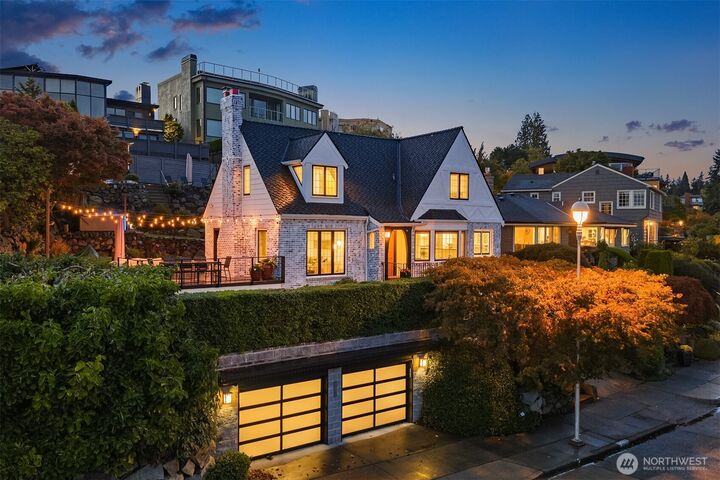 2459  Montavista Place W  Seattle WA 98199 photo