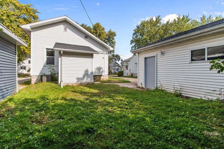 Property Photo: 551 W 16th Avenue WI 54902