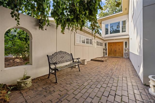 Property Photo:  2372 Pine Lake Road  MI 48324 