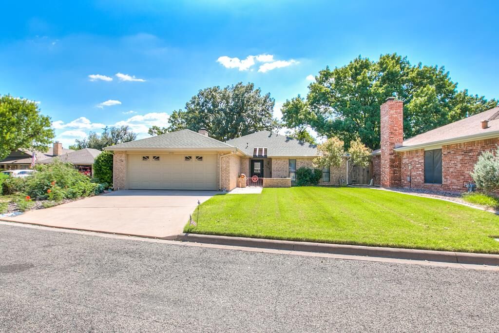 Property Photo: 2009 Pebble Beach Court TX 76904
