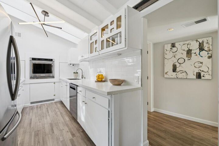 Property Photo:  76 Old Spanish Trail  CA 94028 